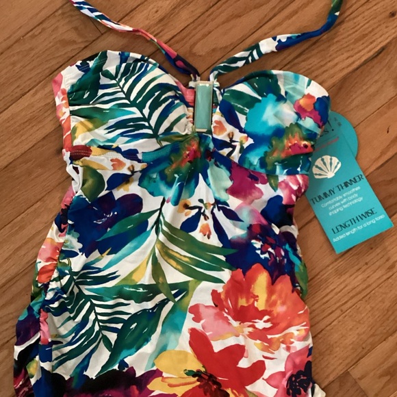 It Figures Other - NWT “IT FIGURES” TUMMY THINNING RUCHED SIDES VIBRANT TROPICAL TANKINI